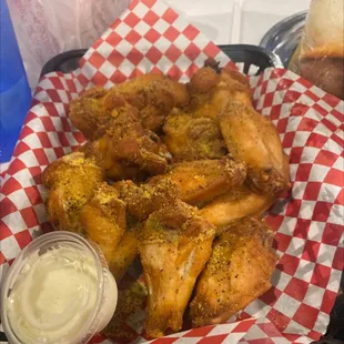 food, fried chicken, bbq wings, poultry, fried chicken wings, chicken, bbq chicken, chicken wings and fried chicken, chicken wings