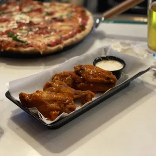 Buffalo Wings w/Ranch - Lots of meat