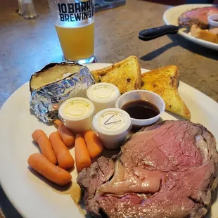 Red Apple Bar and Grill
