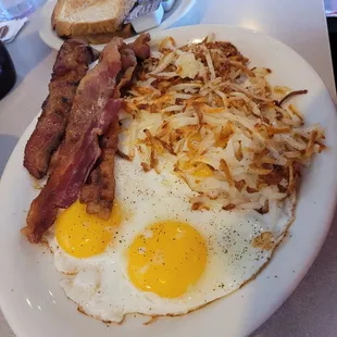bacon, eggs, toast and toast