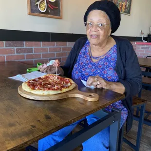 Momma 's Favorite Pizza