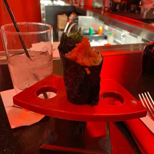 Spicy salmon hand roll