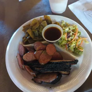 2 meat plate with sausage and brisket.  Broccoli salad and green beans