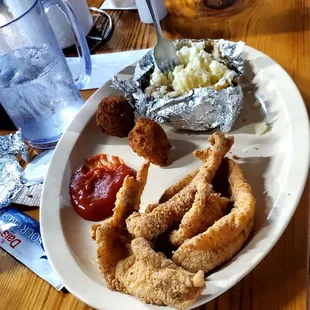 Catfish Plate - Three Piece, But They Added Some Because Of Size