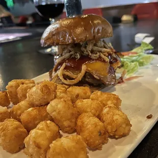 Bbq Burger with Tots