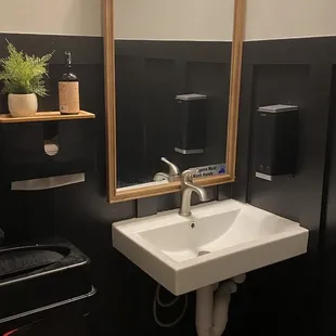Clean and Trendy Bathroom