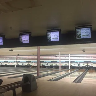 It's a good place to play, it's clean and all lanes work well.