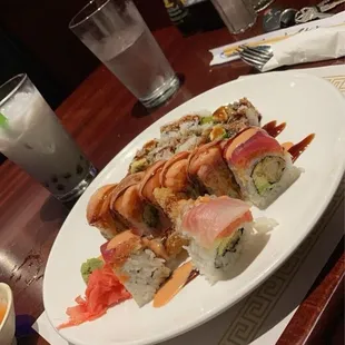 All the good was fresh and came in a matter of a few minutes . Great service dining and takeout . Went here twice now !