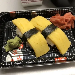Omelettes tamago, aka sweet egg nigiri