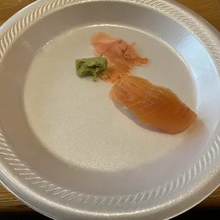 Salmon nigiri