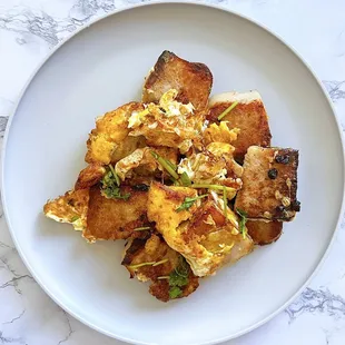 DD Delivery: #6 Fried Taro Flour Cake w/ egg | $8.99 (does the job if you can't get to E SJ for bột chiên trứng)