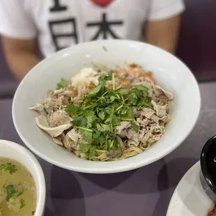 潮州湯麵 幹的 Teochew Combination Thick Egg Noodles with soup on the side