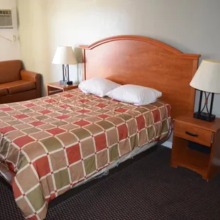 Comfortable queen size beds in all rooms!
