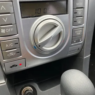 Why claim to be open at 10 if it's past 10 and there's no one there? Weird.