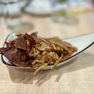 Cold diah beef with pig ears slices