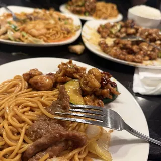 R12. Kung Pao Chicken