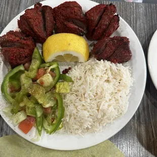 Excellent Lamb Kabob and Chicken Vindaloo. The best!!! Very clean establishment and great attentive service! Will definitely be back!