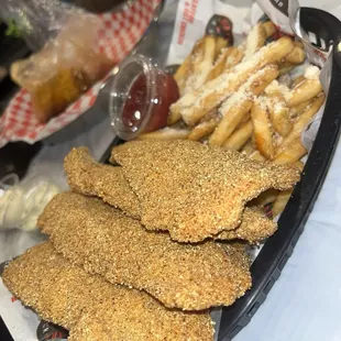 catfish platter with garlic fries