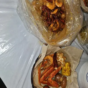 Bucket #5 Snow Crab, Crawfish, Shrimp, Corn, Potatoes, Sausage Garlic and Lemon Pepper Mild