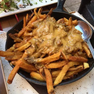 Braised Beef and Cheese Poutine