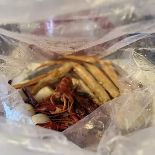 1lb Crawfish - 1lb Snow Crabs