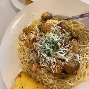 Combo seafood pasta with shrimp scallops and mussels