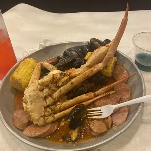 Boil with snow crab; sausage, and black mussels (no potatoes, only corn)
