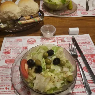 Salad that comes with dinner.