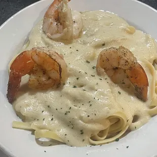 Fettuccine Alfredo lunch special- added shrimp