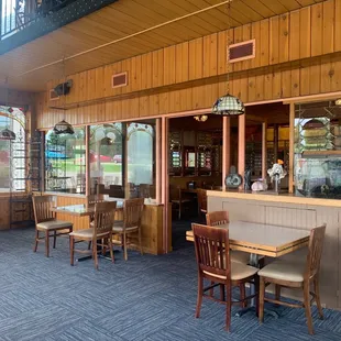 Front sun room seating