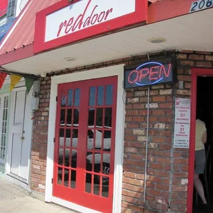 Red Door Lounge