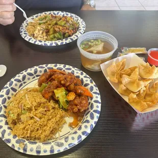 General Tso&apos;s chicken extra spicy,duck fried rice,Crab Rangoon w/ wonton soup.My husband ordered Kung Pow chicken,salt &amp; pepper calamari.