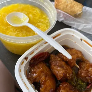 L7. General Tso's Chicken Lunch Special with the included S2. Egg Drop Soup