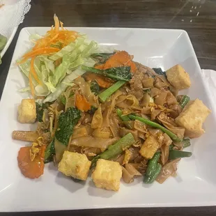 Pad Zee Eu with Crispy Tofu