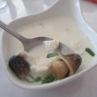 Tom Kha