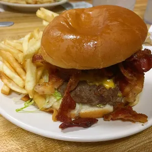 Bacon Cheeseburger.  Bacon is ultra crispy!!!