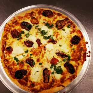 Sun dried tomato pizza