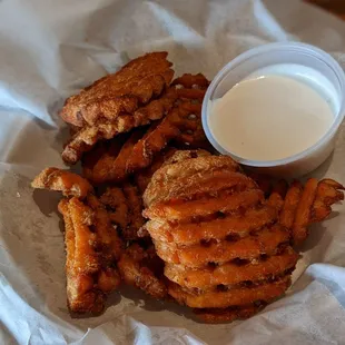 Sweet potato fries w/marshmallow dipping sauce