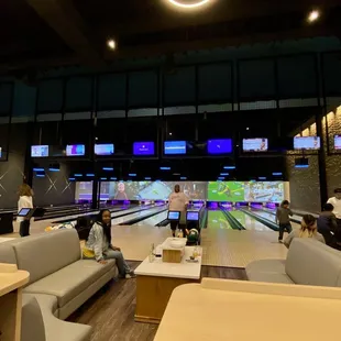 05.07.23 18-lane ultramodern bowling