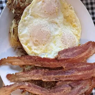 Bacon in a combo serve with nice crispy. Hashbrowns just the way we like it.