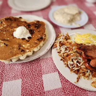 Chocolate Chip Pancakes &amp; Louisiana Hot Links with 3 Eggs and a side of Biscuits &amp; Gravy