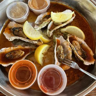 Lightly steamed oysters Red Hook Style