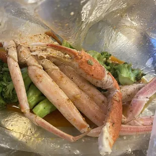 C3. 1/2 lb. Snow Crab Legs