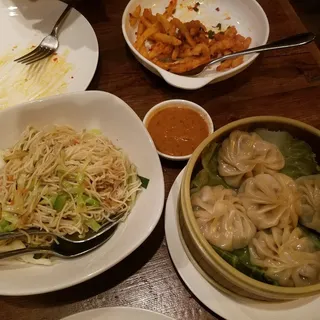 VEGETABLE MOMOS