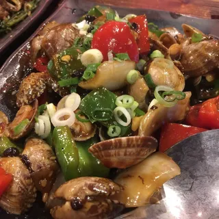 Stir-Fried Clams with Bell Pepper & Chili/辣炒蛤蜊