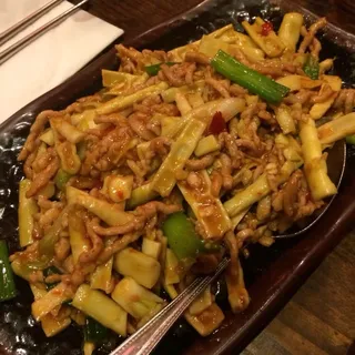 Stir-Fried Pork with Bamboo Shoot in Chef's Spicy Sauce/劍筍豬肉