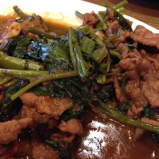 Stir-Fried Beef with Bamboo Shoot in Chef's Spicy Sauce/劍筍牛肉·
