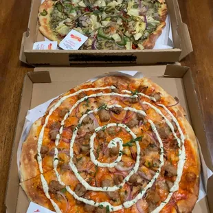 Iowa 14&quot; Pizza and Utah 14&quot; Pizza