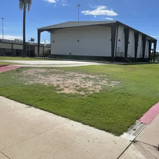 Party venue on property, live bands