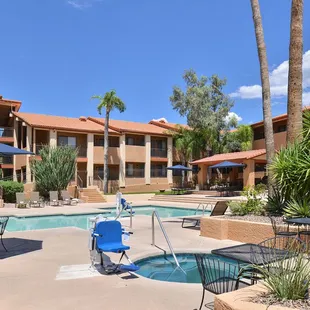 Outdoor Pool &amp; Hot Tub